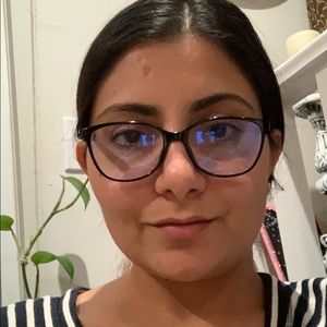 Meet your Posher, Monika